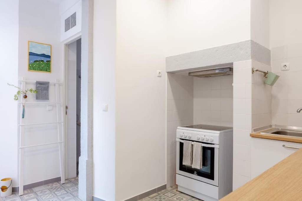 Two Bedroom Cozy Flat By River In Quiet Art Zone Lissabon Buitenkant foto